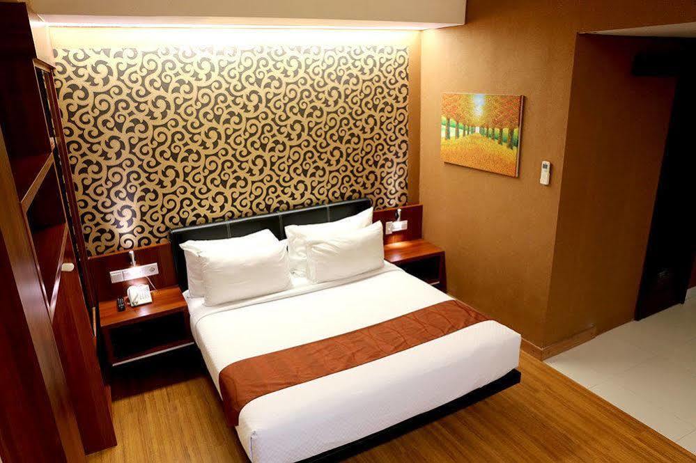 Citihub Hotel Yogyakarta Bagian luar foto